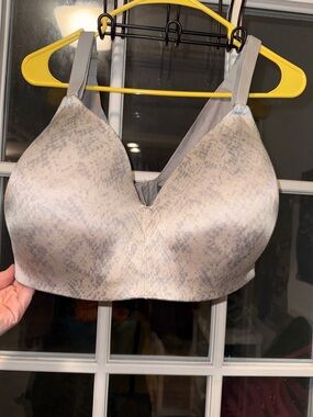Secret Treasures Wireless Bra 42DDD GREY pattern comfort